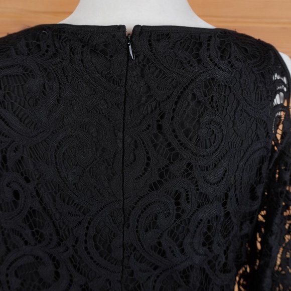 Adrianna Papell Black Lace Open Shoulder Lined Top Size Medium - Picture 7 of 8